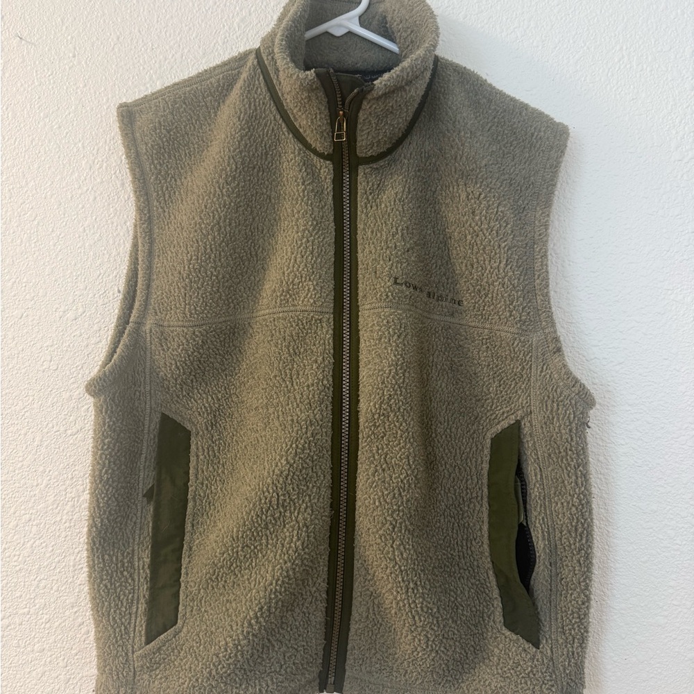 Lowe Alpine Sherpa Vest in Khaki and Forest Green